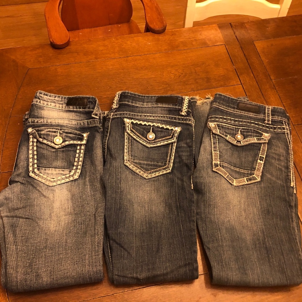 Day trip Buckle Jeans lot/ bundle
